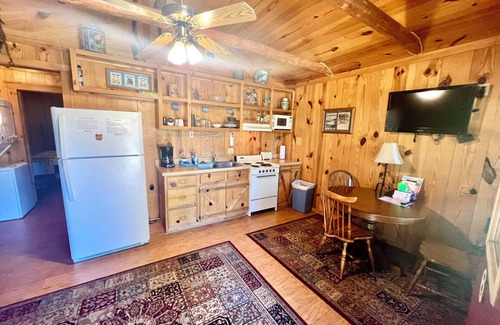 Mountain View Cabin | The Old Home Place in amazing Mountain View, close to the courthouse square