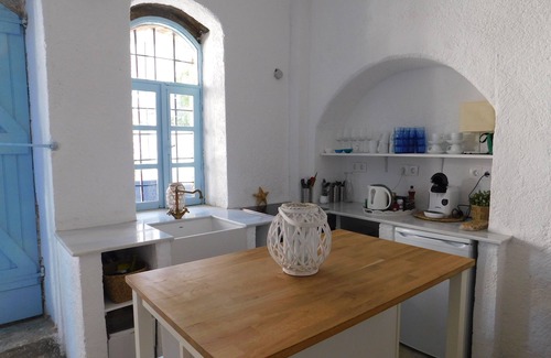 Malia House | "The Old House 2" - Villa with Private Rooftop Pool, Old Town