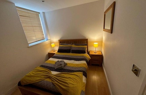 Newbury Apartment | The Old Library Newbury - Double and Sofa Bed
