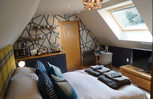 Riccall Apartment | The Old Maple Lodge-Luxury Private Annex with a view in rural setting
