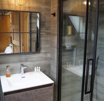 Riccall Apartment | The Old Maple Lodge-Luxury Private Annex with a view in rural setting