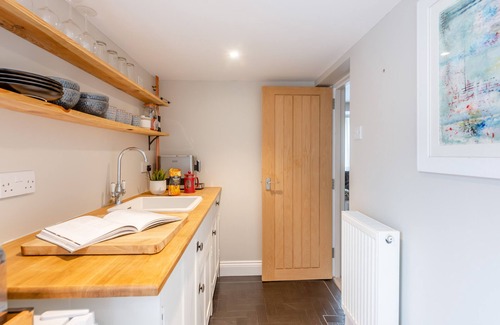 West Ilsley House | The Old Post Office - One Bedroom House, Sleeps 2