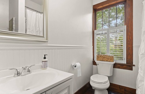 Clinton Bed & Breakfast | The Old Rist Hotel -A place where you can rest, relax, and recharge.