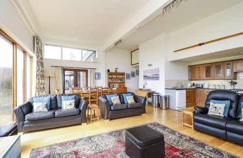 Ventnor Cottage | The Old Signal House - a cottage that sleeps 9 guests in 4 bedrooms