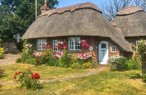 Hailsham House | The Old Thatch