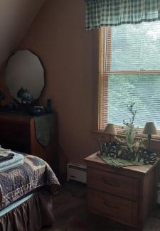 Fairmount Springs Hotel | The Old Tioga Inn Bed and Breakfast
