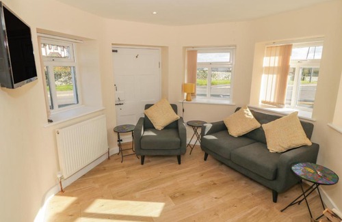 Caergeiliog House | The Old Toll House