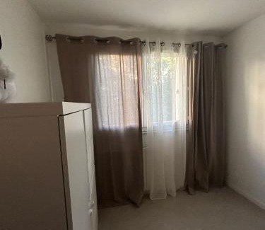 Quartier de la Salpetriere House | The Olympic stay in host Female guests only