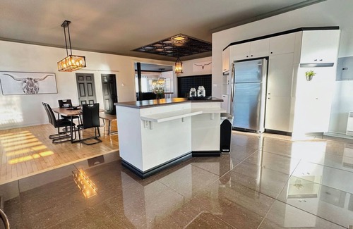 Sept-Iles Apartment | The only condo in town: Billiard room / Sauna