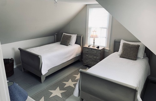 Freeport Bed & Breakfast | The Orchard House & Cafe