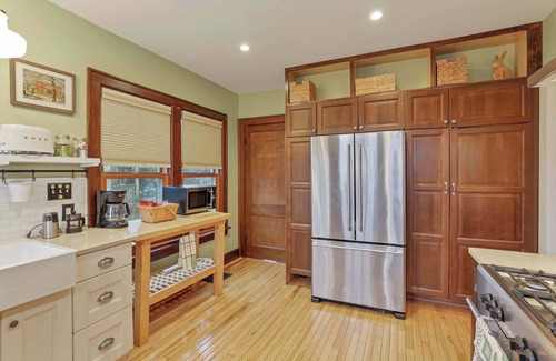 Clintonville House | The Orchard Oasis Sum