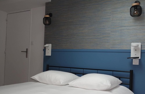 Aizenay Apartment | The Original Room, ideal for a couple or a family with 2 children