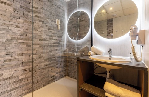 Bergerac Hotel | The Originals City, Hotel de Bordeaux, Bergerac center