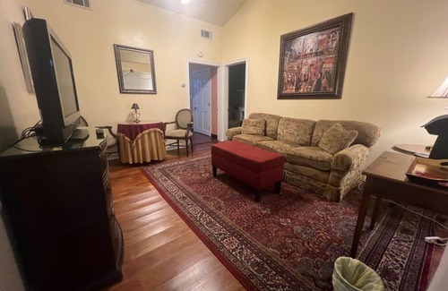 Hammond Bed & Breakfast | The Orleans Suite W/King Bed