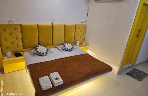 Orchha Apartment | The OrtusStays - Sunrise Room