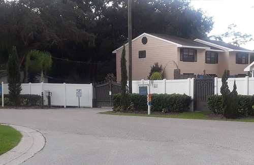 Temple Terrace Apartment | The Oshun Suite- Hidden Gem on Gated Estate near USF & Busch Gardens