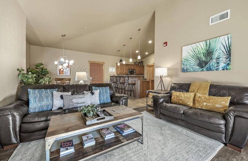 Bear Hollow Village Condo | The Oslo: Lux 3 bedroom with soaking tub & pool