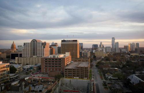 The Drag Hotel | The Otis Hotel Austin, Autograph Collection