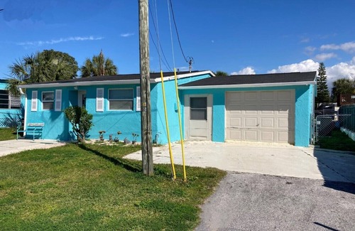 Hudson House | THE OTTER POD; a rare Canal Waterfront Gulf access Home,