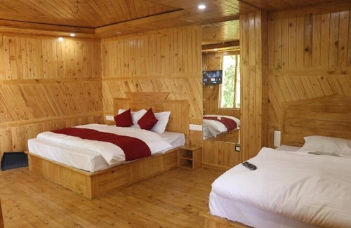 Dalhousie Hotel | The OutHouse Forest View - Kalatop