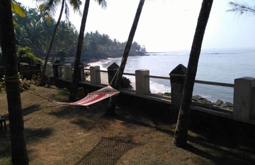 Elathur Villa | THE OUTRIGGER - 2 Bedroom 2 Bathroom (En-suite) Beachfront Private Villa