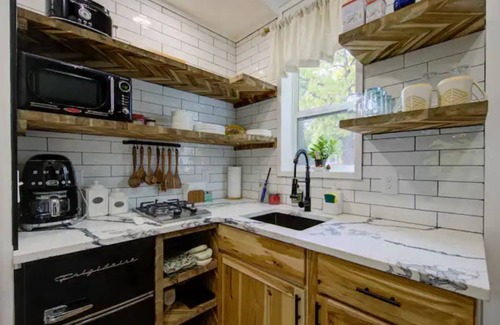 Lake Luzerne-Hadley House | The Owl's Nest Tiny Home - Pet Friendly