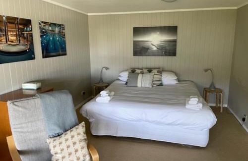 Russell House | The Pacific Room, Tapeka Point
