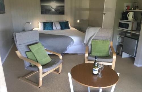 Russell House | The Pacific Room, Tapeka Point