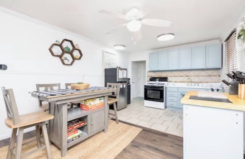 Lakeview House | The Pad on the Lake! Sleeps 8. Great outdoor living space! Dog Friendly!