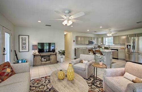 Waveland House | 'The Palm' Bay St. Louis Home - Walk to Beach!