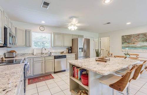 Waveland House | 'The Palm' Bay St. Louis Home - Walk to Beach!