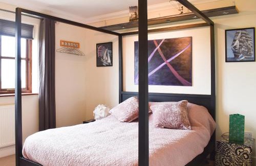 Seasalter House | The Palm