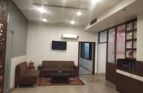 Jhotwara Hotel | The Palm Hotel & Restaurant