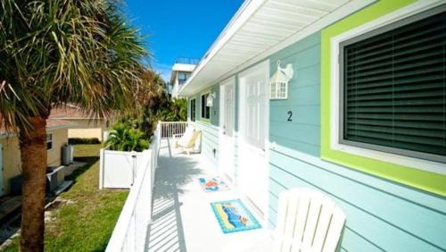 Holmes Beach House | The Palms 2