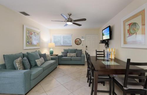 Holmes Beach House | The Palms 2