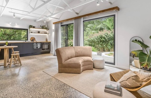 Bangalow House | The Palms - 5 min Walk to Bangalow Village