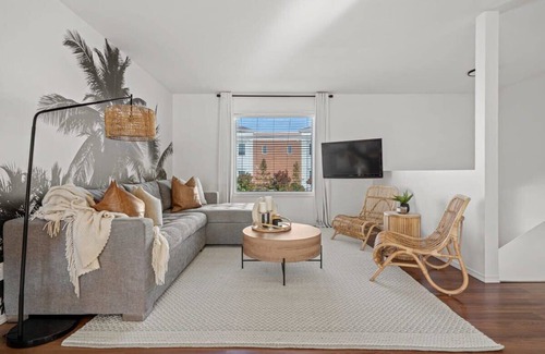 Sylvan Lake House | The Palms | Beachside Retreat | Steps to the Lake!