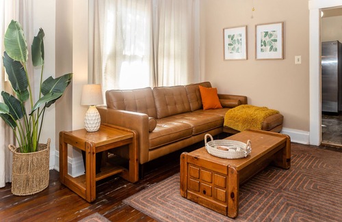 Old Seminole Heights House | The Palms Bungalow - Tampa getaway w/Paddle board. Pet-friendly!