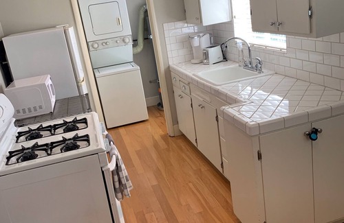Southeastern Sacramento Apartment | The Palms Cottage unit 3