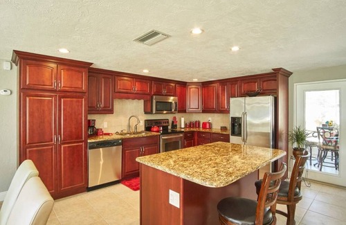 Riverview Estates House | The Palms-Heated Private Pool, Hot Tub, Private backyard-5mi to beach