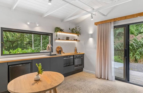Bangalow House | The Palms, Luxury Home in Bangalow by Belle Escapes