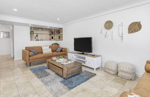 Elanora House | "The Palms Penthouse" The very best positioned penthouse within the Complex.