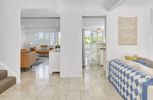 Elanora House | "The Palms Penthouse" The very best positioned penthouse within the Complex.