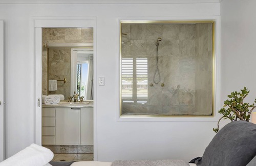 Elanora House | "The Palms Penthouse" The very best positioned penthouse within the Complex.