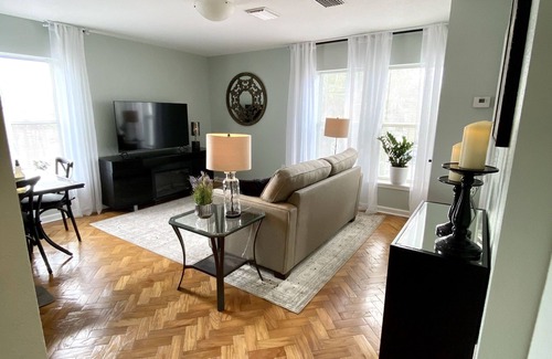 Safety Harbor Apartment | The Paris Loft in the heart of downtown