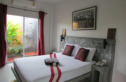 Rangsit Hotel | The Park Drive-Thru Check-In Resort