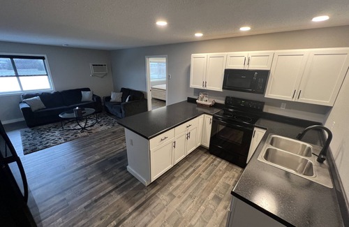 Warroad Hotel | The Patch Lodge