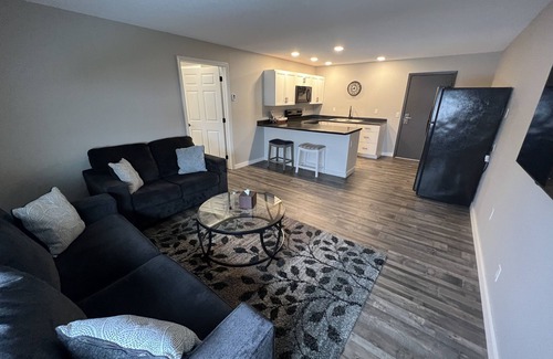 Warroad Hotel | The Patch Lodge