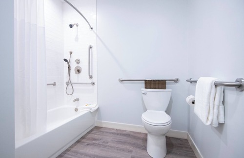 Bar Harbor Hotel | The Pathmaker Hotel