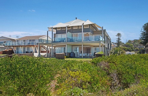 Wamberal Apartment | The Pavillion 1 - Beachfront